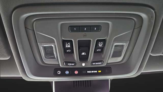 Used 2023 Summit White GMC Denali image 33
