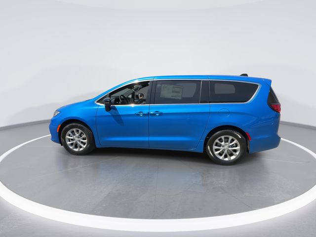 New 2026 Hydro Blue Pearl-Coat Exterior Paint Chrysler Limited image 5