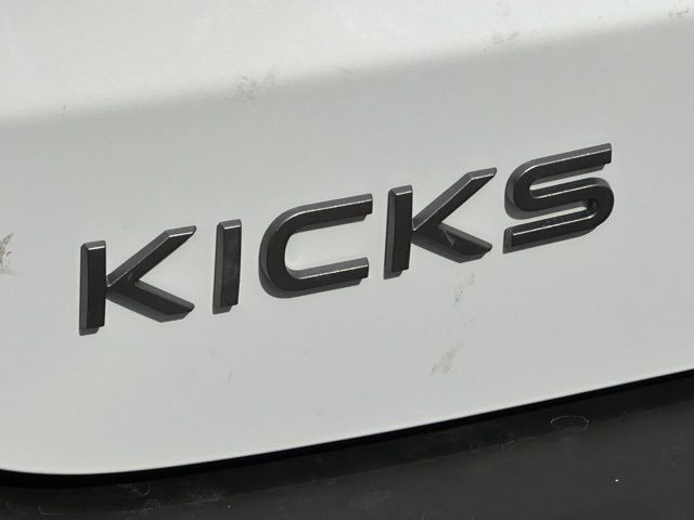 2025 Nissan Kicks S 22