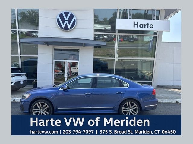 Blue Metallic 2016 Volkswagen Passat Sedan Front-Wheel Drive 6-Speed Automatic