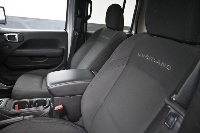 2023 Jeep Gladiator Overland - 11