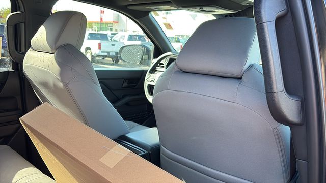 2025 Toyota Tacoma SR5 - Photo 25