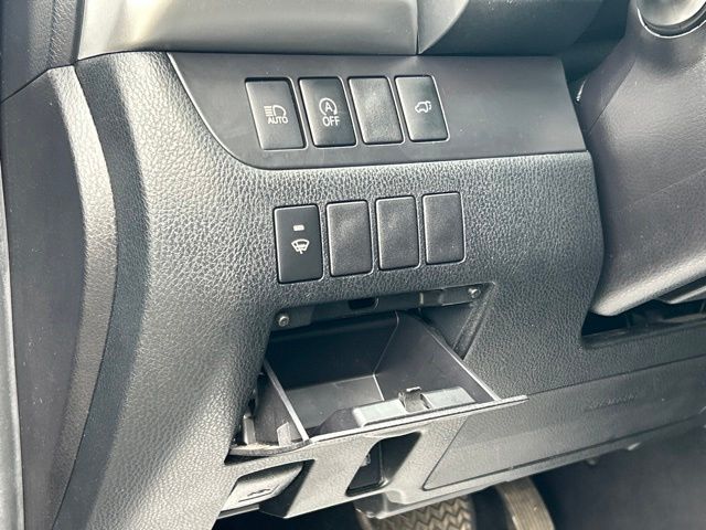 used 2019 Toyota Highlander car, priced at $24,059