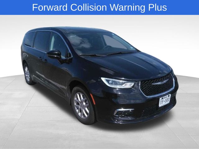 Diamond Black Crystal Pearlcoat 2024 Chrysler Pacifica Minivan Front-Wheel Drive 9-Speed Automatic