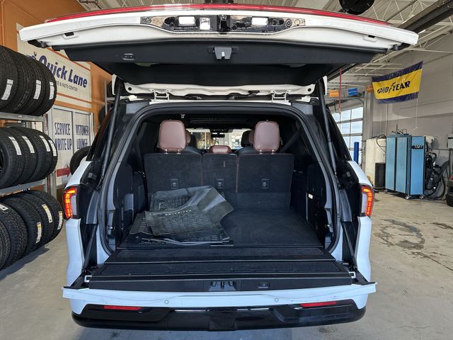 Certified Used 2025 White Lincoln Reserve image 23