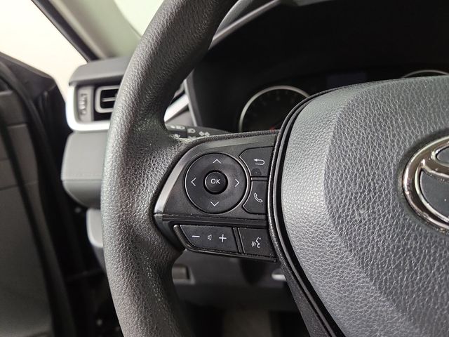 2022 Toyota RAV4 XLE photo