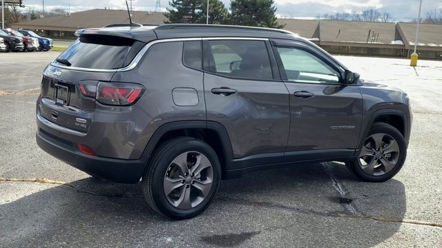 2022 Jeep Compass Latitude Lux 8