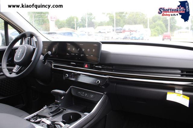 New 2026 Kia Carnival MPV Van