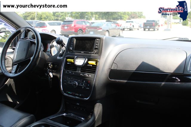 Used 2014 Chrysler Town & Country Van