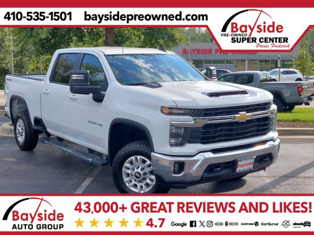 Summit White 2025 Chevrolet Silverado 2500HD Pickup Truck Four-Wheel Drive Automatic