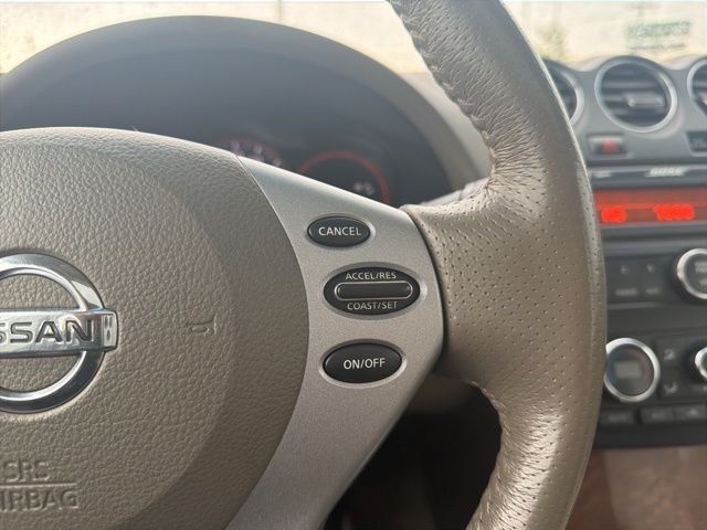Used 2009 White Nissan 2.5 SL image 35