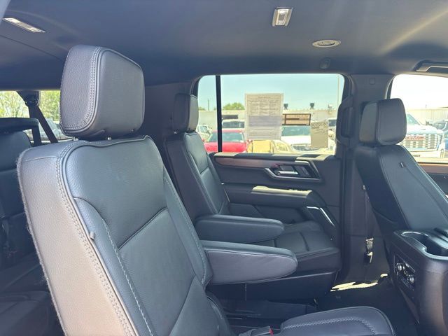 Used 2025 GMC Yukon XL SUV