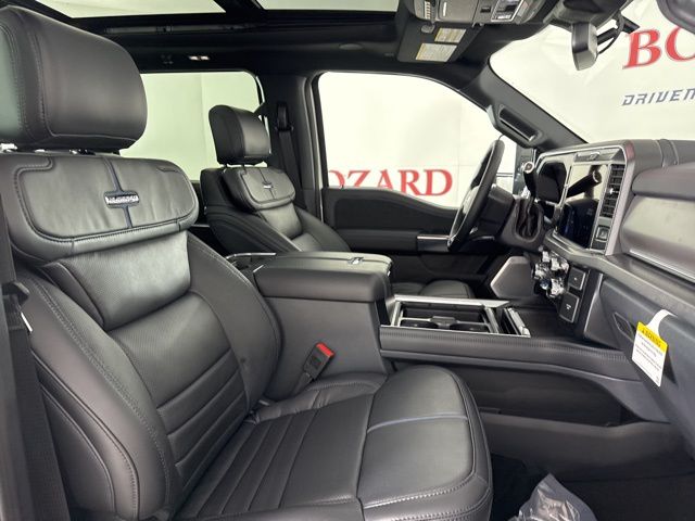 2025 Star White Metallic Tri-Coat Ford Super Duty F-250 SRW Platinum 4X4 Truck