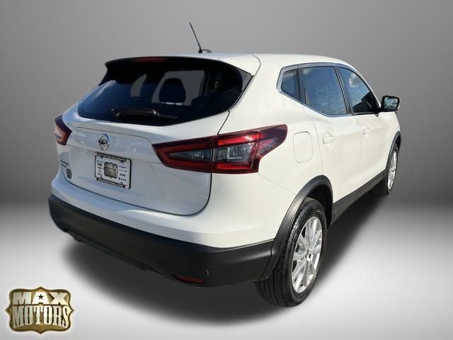 2022 Nissan Rogue Sport S 10