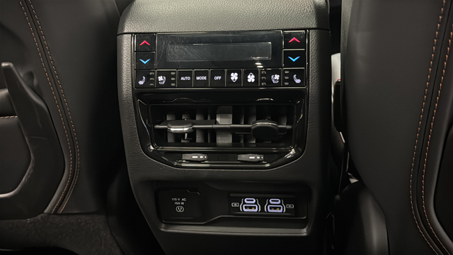 Used 2024 Silver Zynith Jeep Summit Reserve image 37
