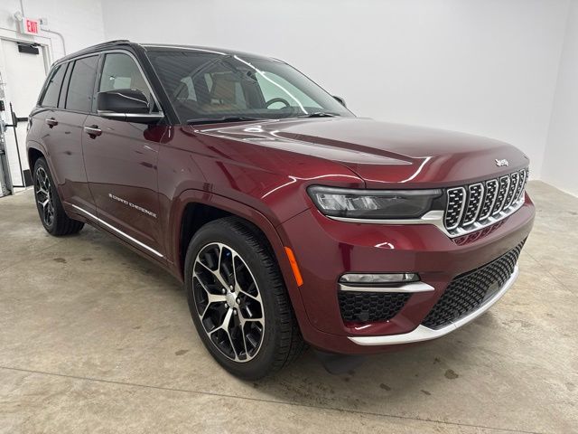 Used 2025 Red Jeep Summit Reserve image 3