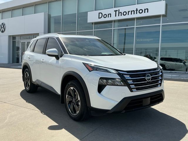 Everest White Pearl 2024 Nissan Rogue SV FWD SUV / Crossover Front-Wheel Drive Continuously Variable Transmission