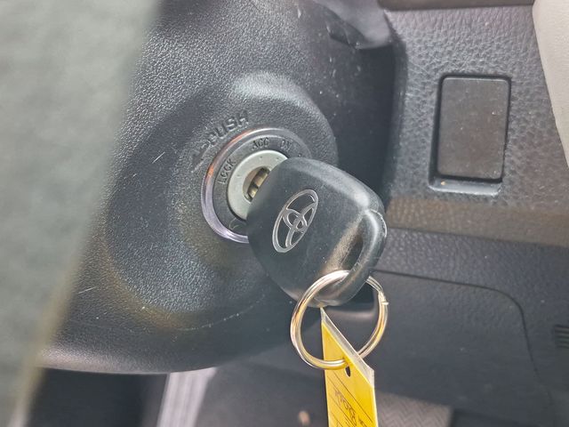 2014 Toyota RAV4 - Image 21