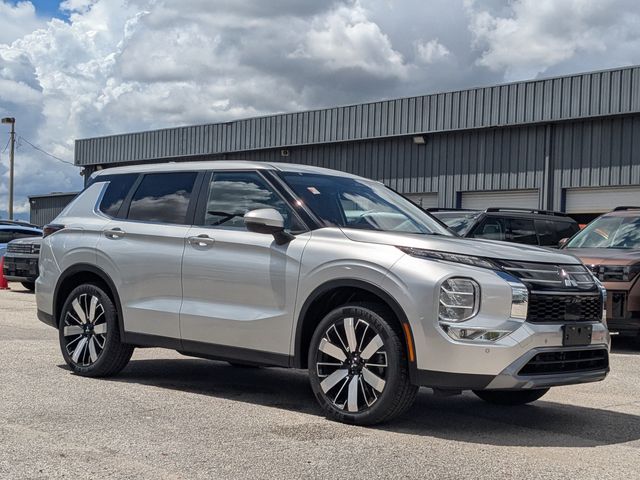2025 Mitsubishi Outlander SE FWD