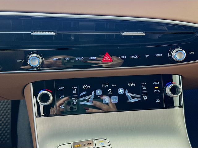 Thumbnail: 2026 Genesis GV70 - 16