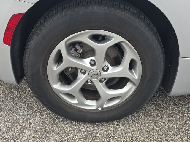 2024 Chrysler Pacifica Limited:B02071