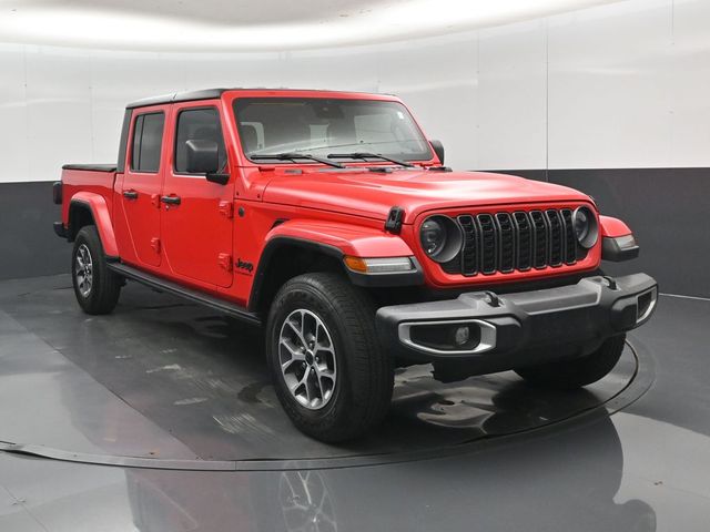 Firecracker Red Clearcoat 2024 Jeep Gladiator Pickup Truck Four-Wheel Drive 8-Speed Automatic