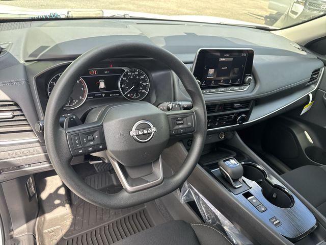 Used 2026 White/off-white Nissan S image 15