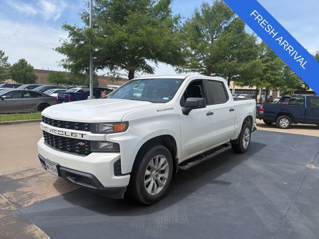Summit White 2019 Chevrolet Silverado 1500 Custom Crew Cab RWD Pickup Truck 4X2 6-Speed Automatic Overdrive