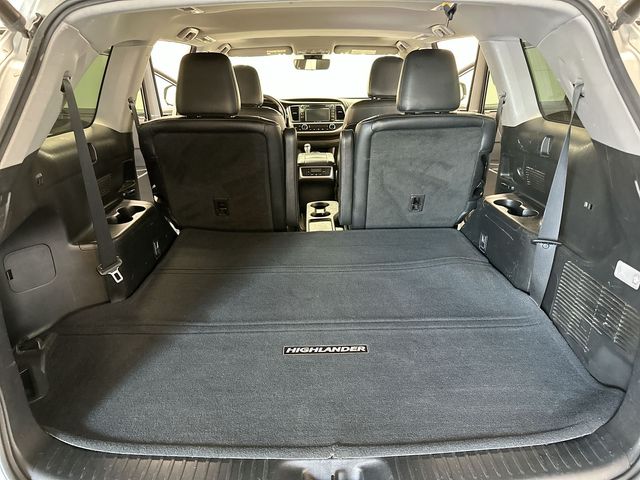 2017 Toyota Highlander SE Silver at Rochrich Mazda