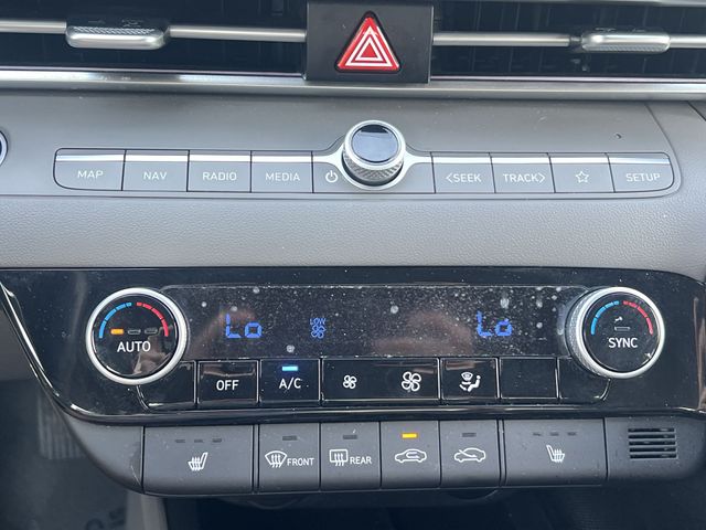 Used 2025 Silver Hyundai SEL Convenience image 23
