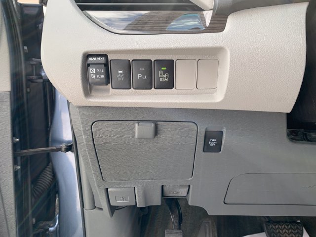 Used 2016 Toyota Sienna Van