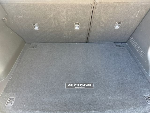 Used 2023 White Hyundai SEL image 10