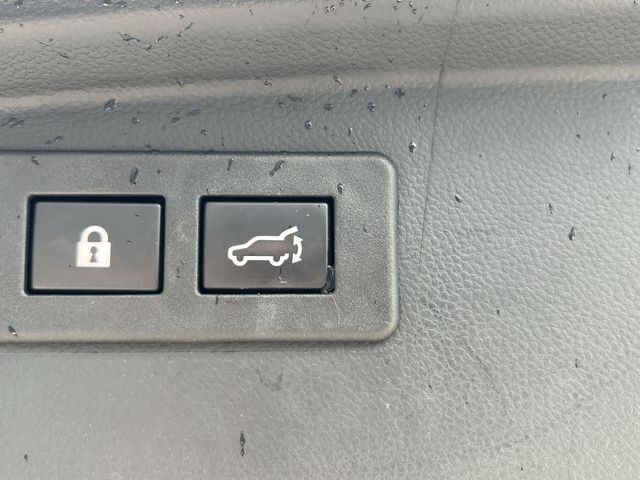 Used 2023 White Subaru Onyx Edition XT image 40