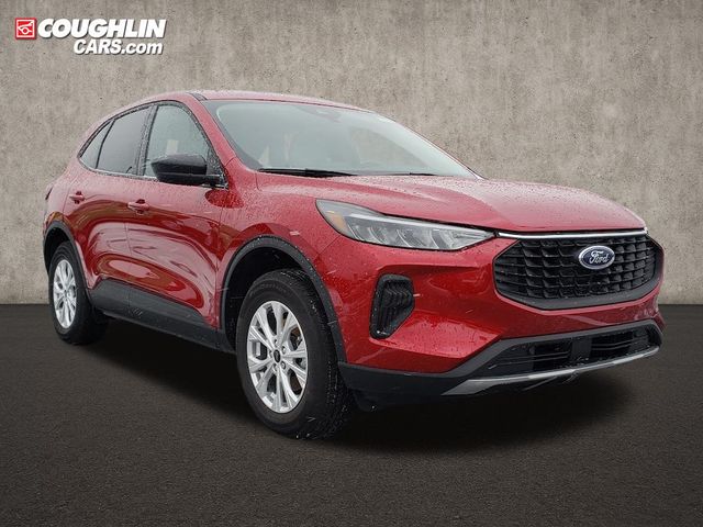 Rapid Red Metallic Tinted Clearcoat 2026 Ford Escape SUV / Crossover All-Wheel Drive 8-Speed Automatic
