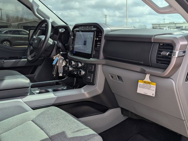 Used 2024 Black Ford XLT image 25