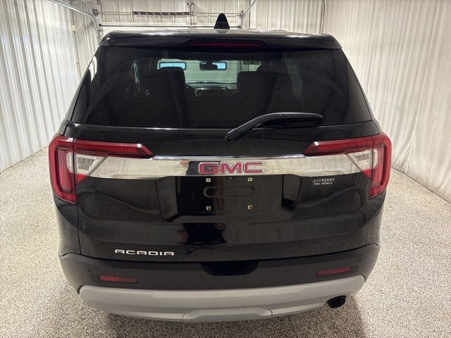 2020 GMC Acadia SLE photo