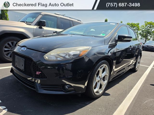 Tuxedo Black Metallic 2013 Ford Focus ST Hatchback Front-Wheel Drive 6-Speed Manual