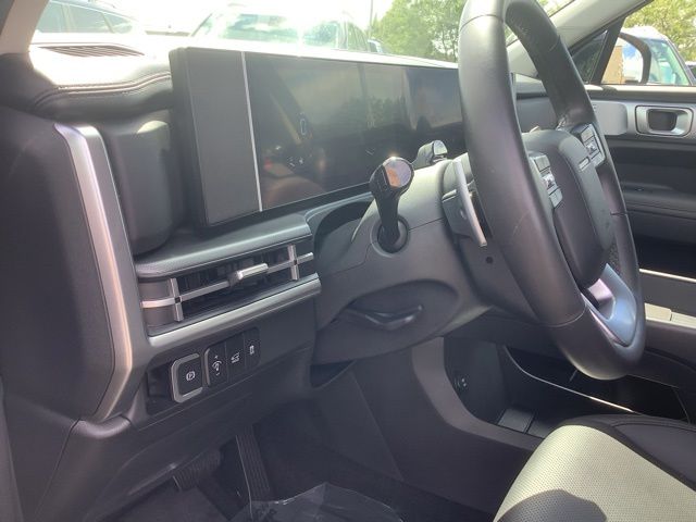 Used 2024 Phantom Black Hyundai SEL image 17