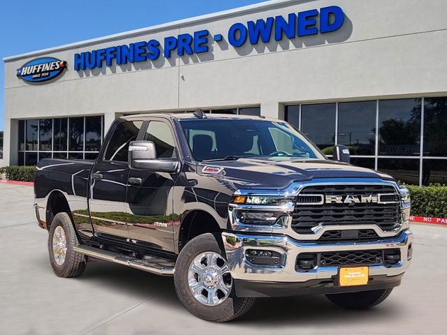 2026 RAM 2500 Azul (Forged Blue Metallic) Camioneta Todo terreno 8 velocidades Automática