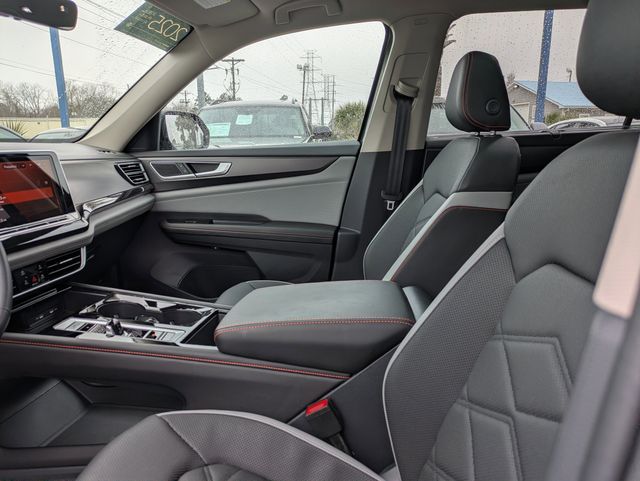 2025 Volkswagen Atlas 2.0T Peak Edition Green at Matthews Motors of Wilmington