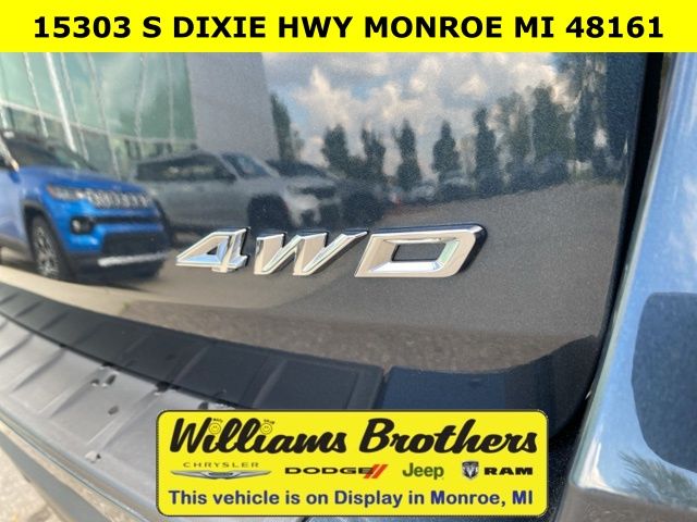 2022 Ford Explorer XLT - Stone Blue Metallic exterior view 11