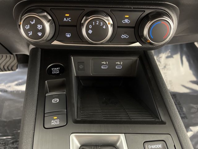 2025 Scarlet Ember Tintcoat/Super Black Nissan Kicks SV FWD SUV