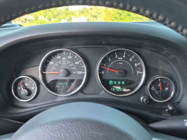 Used 2018 White Jeep Sport image 22