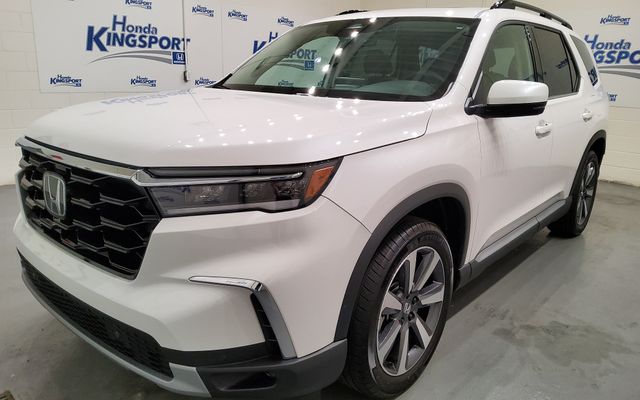 View vehicle photo 5