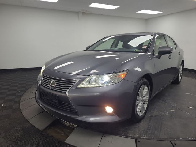 2013 – Lexus – ES