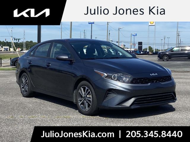 Gravity Gray 2023 Kia Forte Sedan Front-Wheel Drive Continuously Variable Transmission