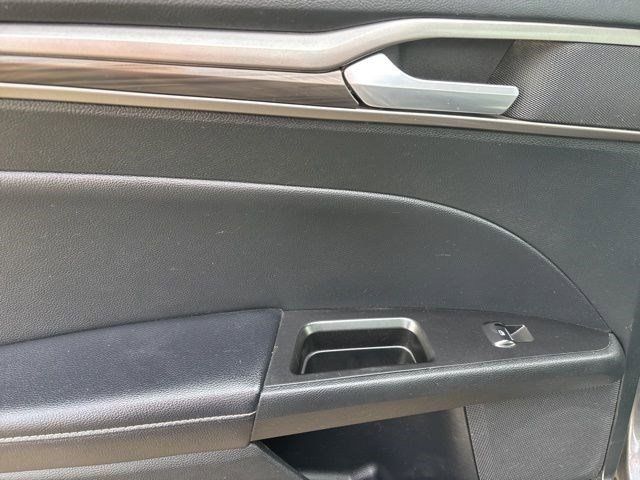 2017 Ford Fusion SE photo