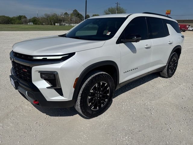 White (Iridescent Pearl Tricoat) 2025 Chevrolet Traverse Z71 AWD SUV / Crossover Four-Wheel Drive 8-Speed Automatic