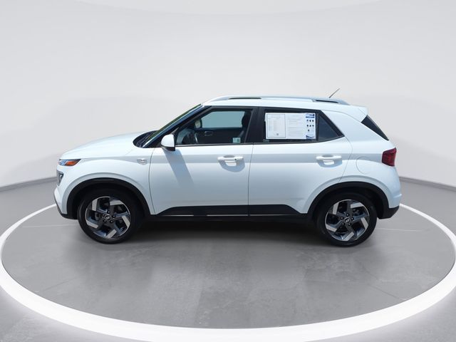 Used 2025 White Hyundai SEL image 5
