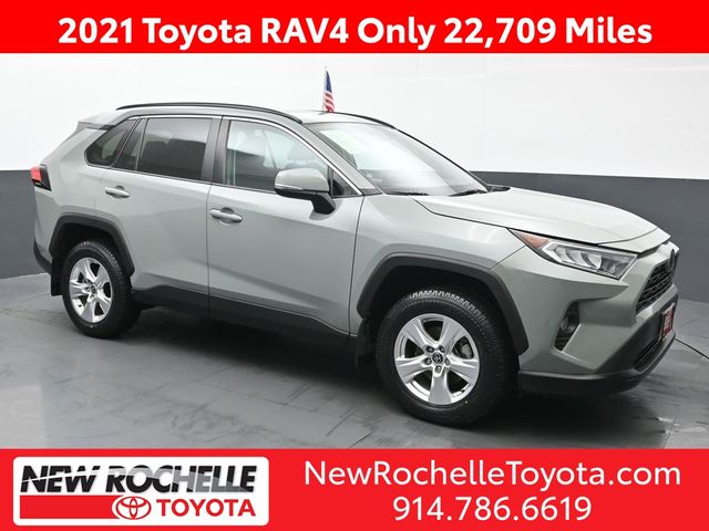 2021 Toyota RAV4 XLE 1